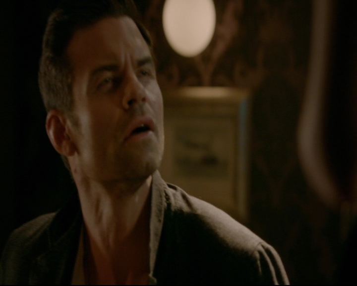 vampirediariesworld-dot-nl_TheOriginals5x03NeMeQuittePas06656.jpg