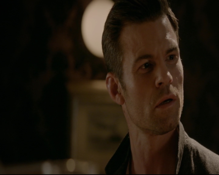 vampirediariesworld-dot-nl_TheOriginals5x03NeMeQuittePas06683.jpg