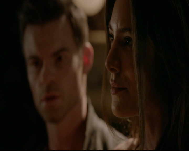 vampirediariesworld-dot-nl_TheOriginals5x03NeMeQuittePas06686.jpg