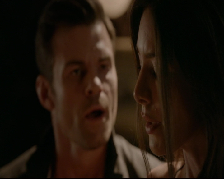 vampirediariesworld-dot-nl_TheOriginals5x03NeMeQuittePas06696.jpg