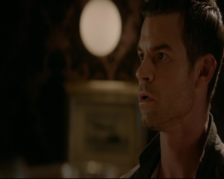 vampirediariesworld-dot-nl_TheOriginals5x03NeMeQuittePas06709.jpg