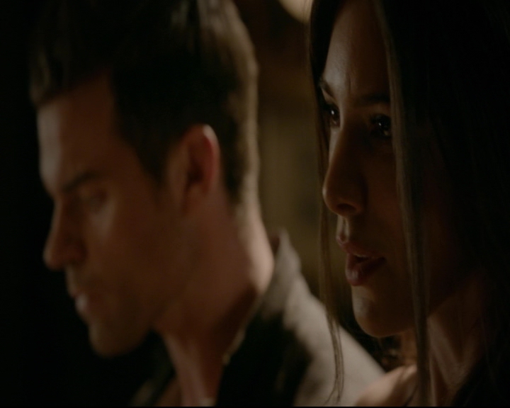 vampirediariesworld-dot-nl_TheOriginals5x03NeMeQuittePas06714.jpg