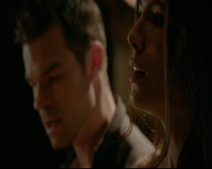 vampirediariesworld-dot-nl_TheOriginals5x03NeMeQuittePas06716.jpg