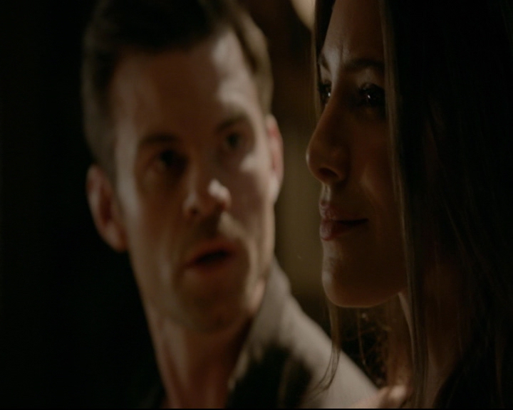 vampirediariesworld-dot-nl_TheOriginals5x03NeMeQuittePas06718.jpg