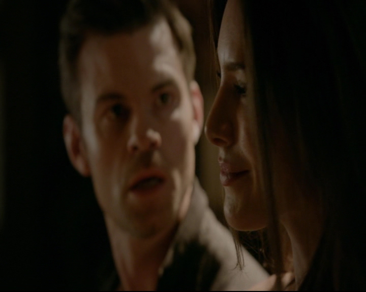 vampirediariesworld-dot-nl_TheOriginals5x03NeMeQuittePas06719.jpg