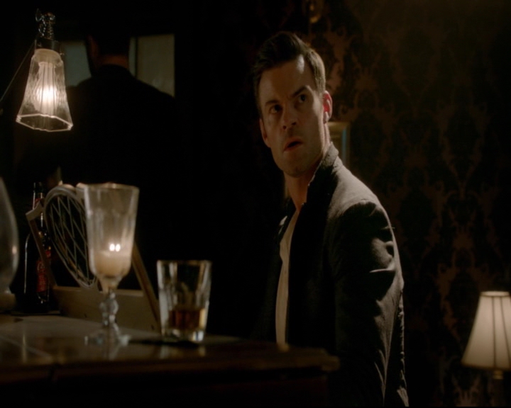 vampirediariesworld-dot-nl_TheOriginals5x03NeMeQuittePas06742.jpg