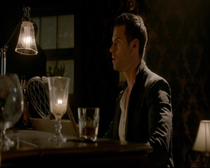 vampirediariesworld-dot-nl_TheOriginals5x03NeMeQuittePas06744.jpg