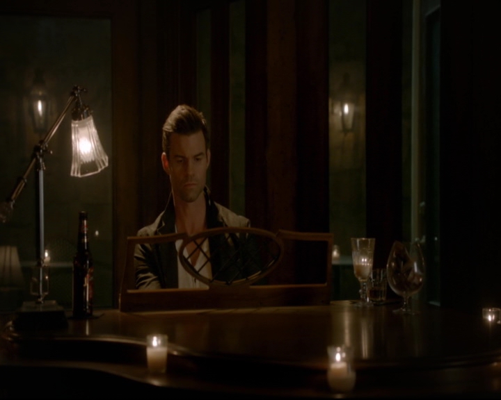 vampirediariesworld-dot-nl_TheOriginals5x03NeMeQuittePas06745.jpg