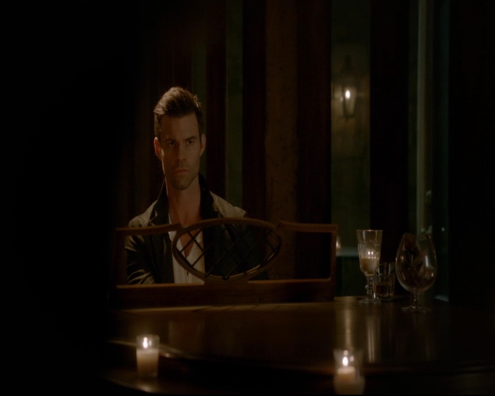 vampirediariesworld-dot-nl_TheOriginals5x03NeMeQuittePas06747.jpg