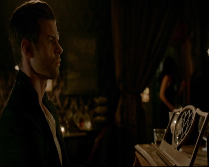 vampirediariesworld-dot-nl_TheOriginals5x03NeMeQuittePas06755.jpg