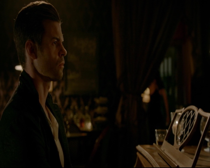 vampirediariesworld-dot-nl_TheOriginals5x03NeMeQuittePas06756.jpg