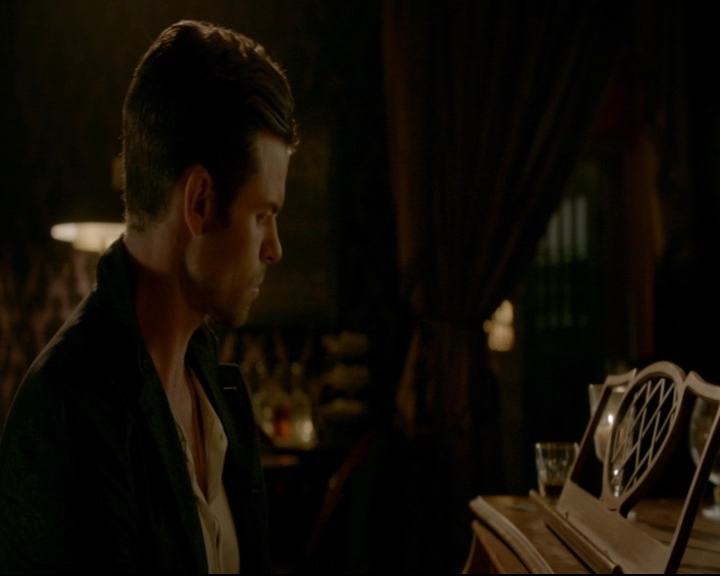 vampirediariesworld-dot-nl_TheOriginals5x03NeMeQuittePas06757.jpg