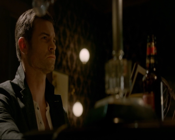 vampirediariesworld-dot-nl_TheOriginals5x03NeMeQuittePas06772.jpg