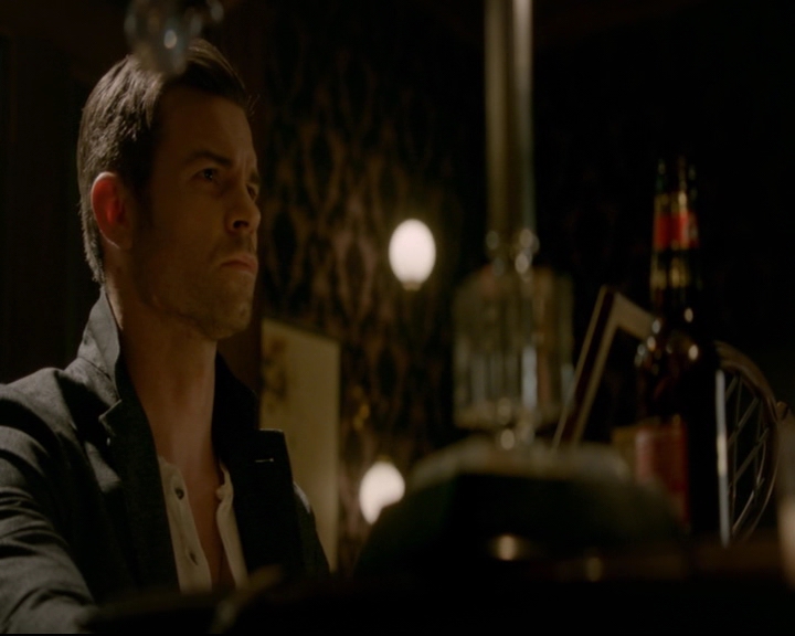 vampirediariesworld-dot-nl_TheOriginals5x03NeMeQuittePas06773.jpg