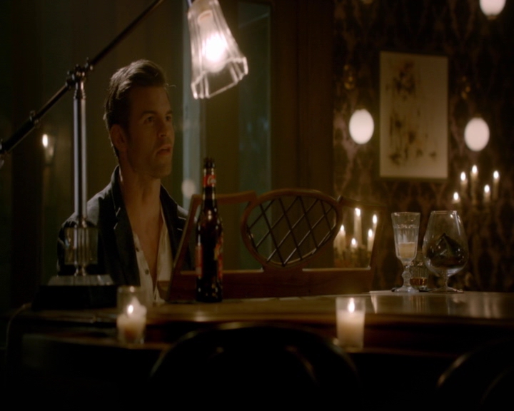 vampirediariesworld-dot-nl_TheOriginals5x03NeMeQuittePas06792.jpg