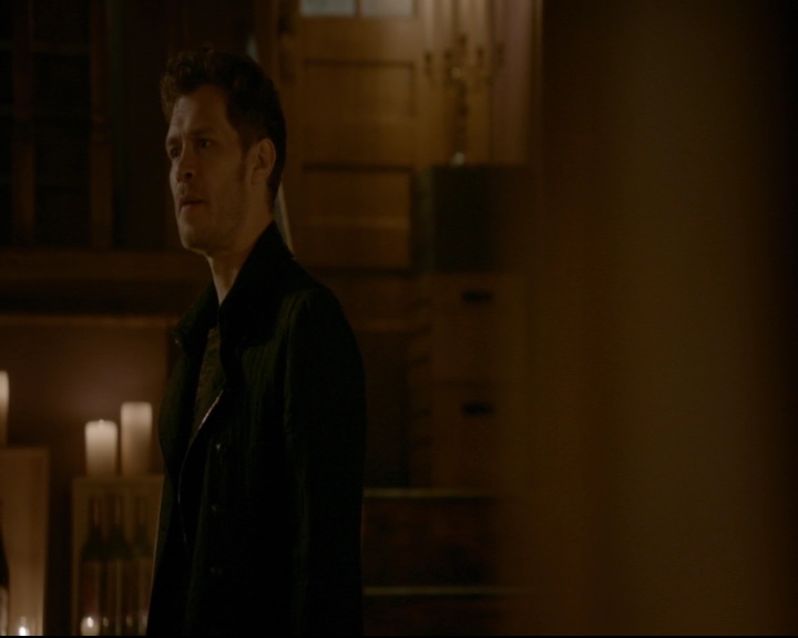 vampirediariesworld-dot-nl_TheOriginals5x03NeMeQuittePas06794.jpg