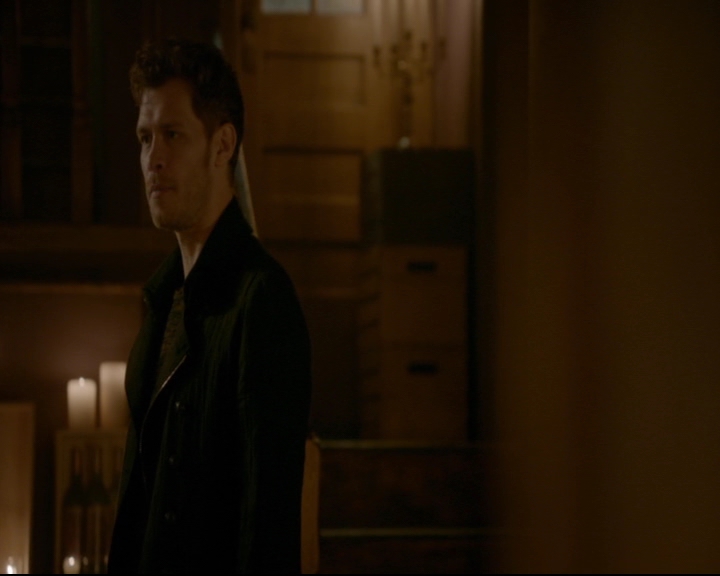 vampirediariesworld-dot-nl_TheOriginals5x03NeMeQuittePas06795.jpg