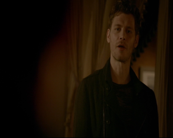 vampirediariesworld-dot-nl_TheOriginals5x03NeMeQuittePas06800.jpg