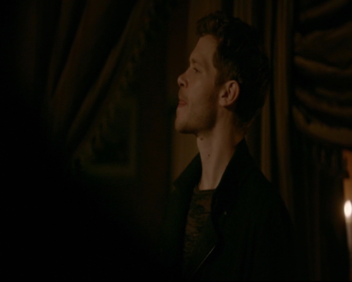 vampirediariesworld-dot-nl_TheOriginals5x03NeMeQuittePas06813.jpg