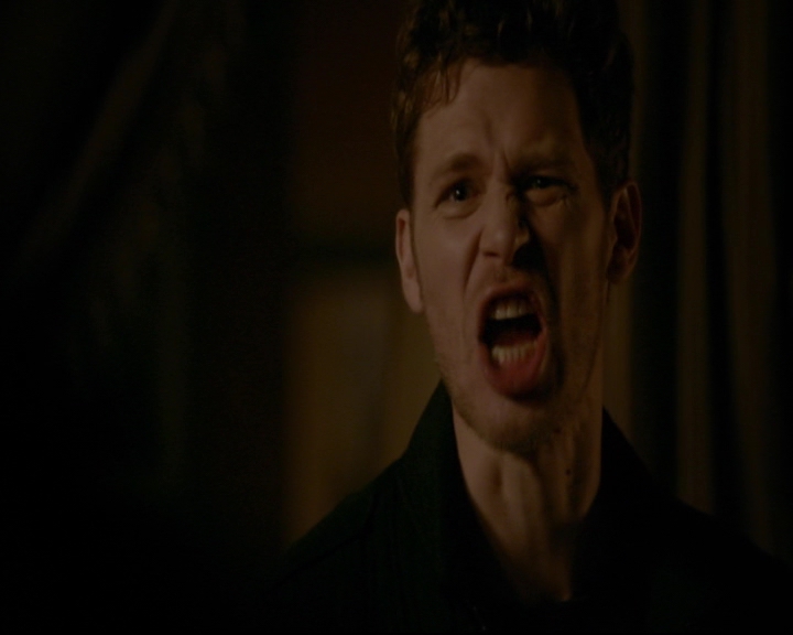 vampirediariesworld-dot-nl_TheOriginals5x03NeMeQuittePas06820.jpg