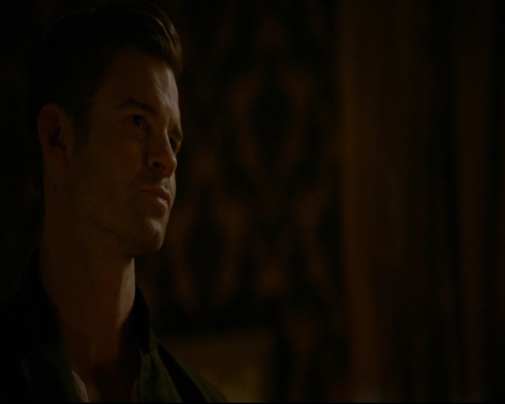 vampirediariesworld-dot-nl_TheOriginals5x03NeMeQuittePas06823.jpg