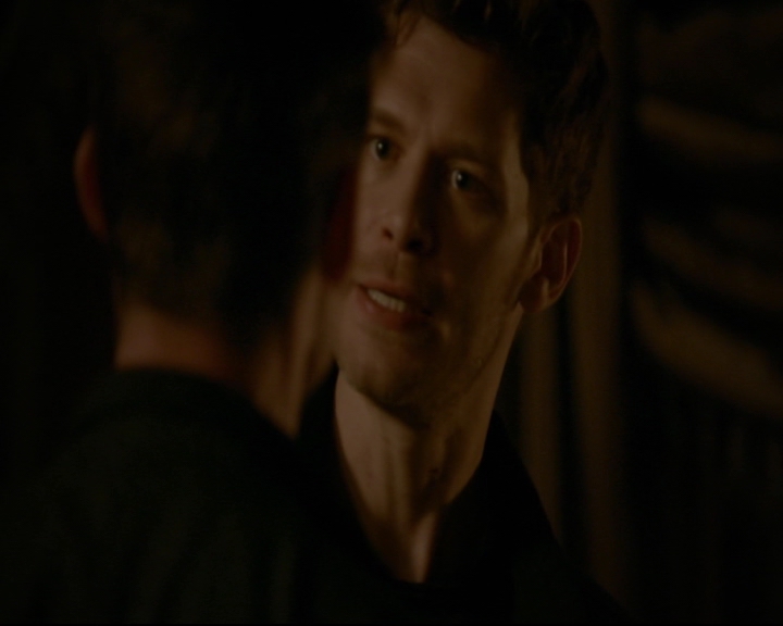 vampirediariesworld-dot-nl_TheOriginals5x03NeMeQuittePas06833.jpg