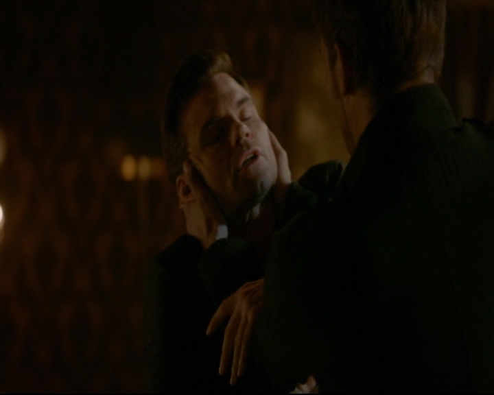 vampirediariesworld-dot-nl_TheOriginals5x03NeMeQuittePas06837.jpg