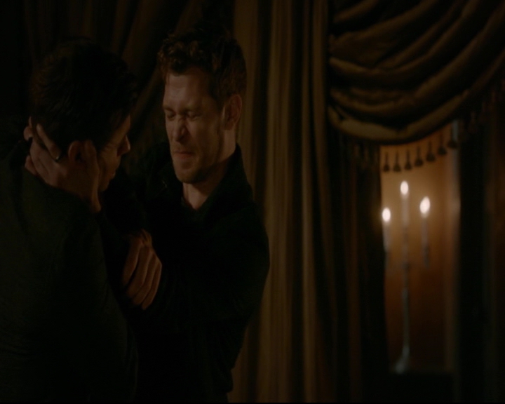 vampirediariesworld-dot-nl_TheOriginals5x03NeMeQuittePas06838.jpg