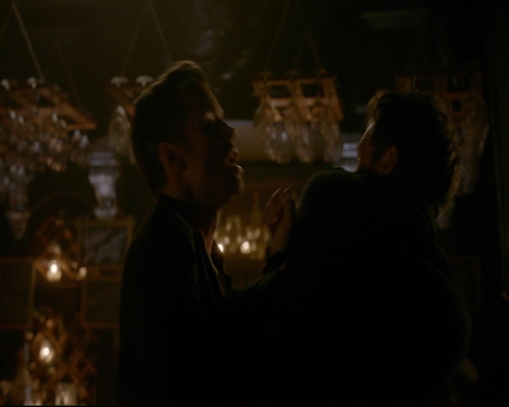 vampirediariesworld-dot-nl_TheOriginals5x03NeMeQuittePas06840.jpg