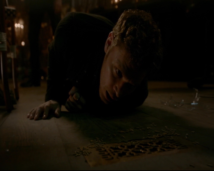 vampirediariesworld-dot-nl_TheOriginals5x03NeMeQuittePas06846.jpg