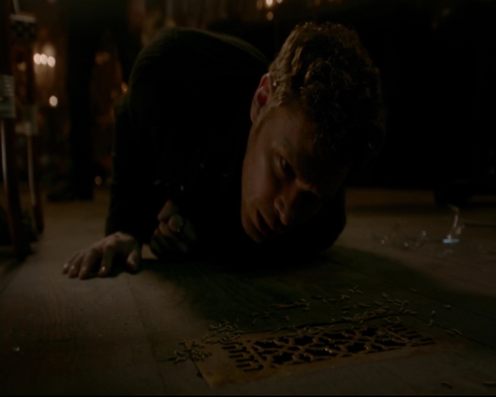 vampirediariesworld-dot-nl_TheOriginals5x03NeMeQuittePas06847.jpg