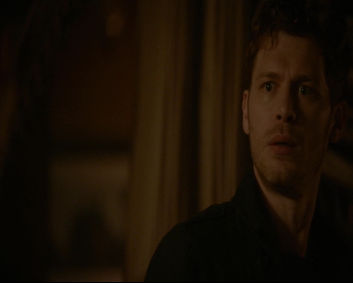 vampirediariesworld-dot-nl_TheOriginals5x03NeMeQuittePas06858.jpg