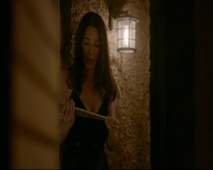 vampirediariesworld-dot-nl_TheOriginals5x03NeMeQuittePas06873.jpg