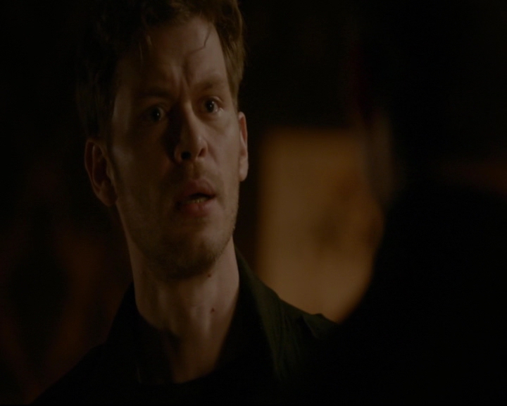vampirediariesworld-dot-nl_TheOriginals5x03NeMeQuittePas06880.jpg