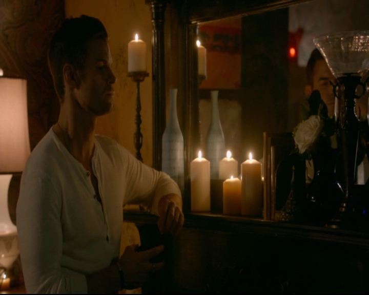 vampirediariesworld-dot-nl_TheOriginals5x03NeMeQuittePas07135.jpg