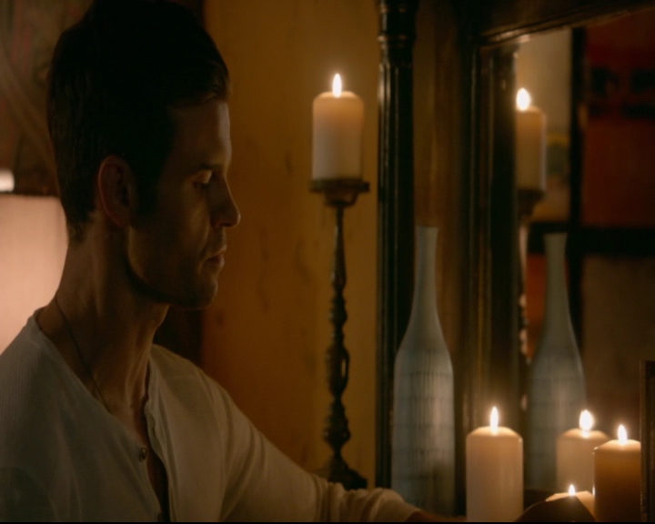 vampirediariesworld-dot-nl_TheOriginals5x03NeMeQuittePas07145.jpg