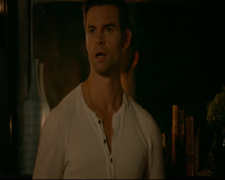 vampirediariesworld-dot-nl_TheOriginals5x03NeMeQuittePas07148.jpg