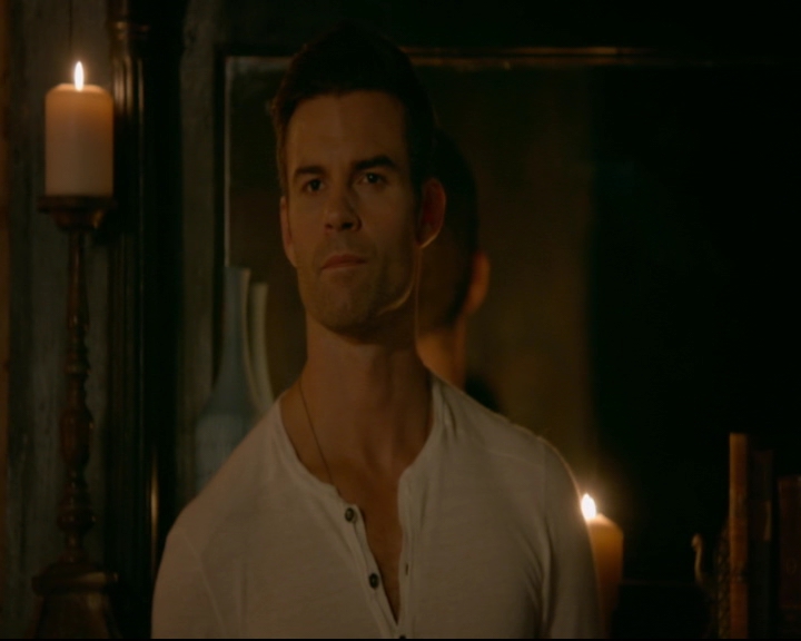 vampirediariesworld-dot-nl_TheOriginals5x03NeMeQuittePas07149.jpg