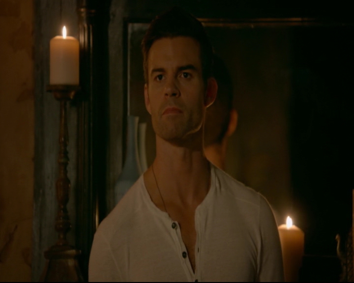 vampirediariesworld-dot-nl_TheOriginals5x03NeMeQuittePas07151.jpg