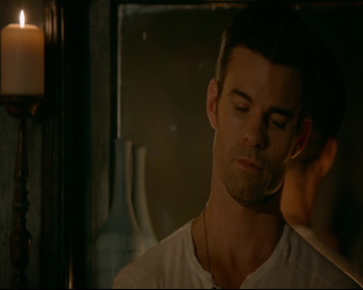 vampirediariesworld-dot-nl_TheOriginals5x03NeMeQuittePas07183.jpg