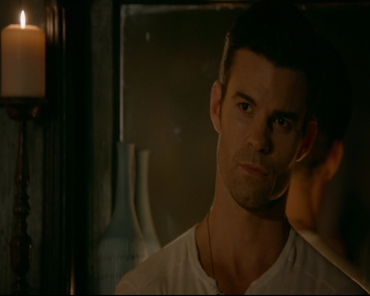 vampirediariesworld-dot-nl_TheOriginals5x03NeMeQuittePas07190.jpg