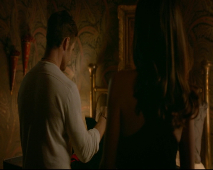 vampirediariesworld-dot-nl_TheOriginals5x03NeMeQuittePas07204.jpg