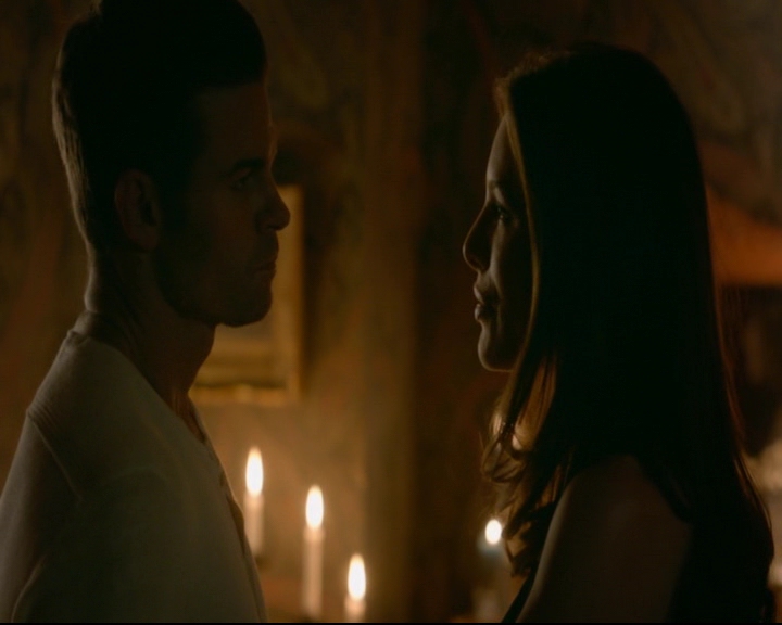 vampirediariesworld-dot-nl_TheOriginals5x03NeMeQuittePas07215.jpg