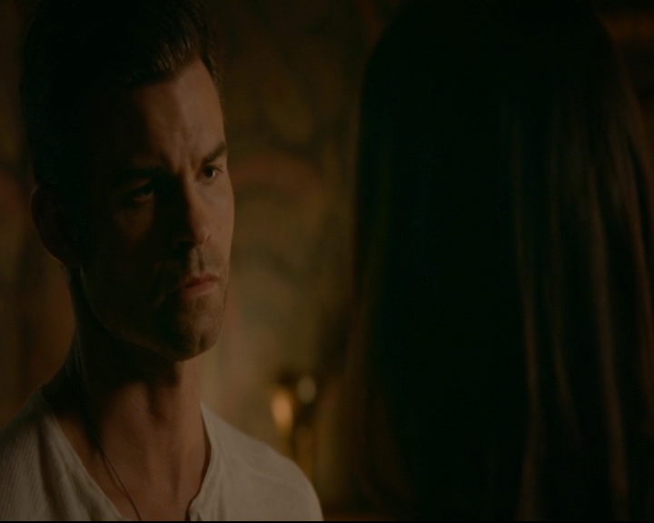 vampirediariesworld-dot-nl_TheOriginals5x03NeMeQuittePas07221.jpg