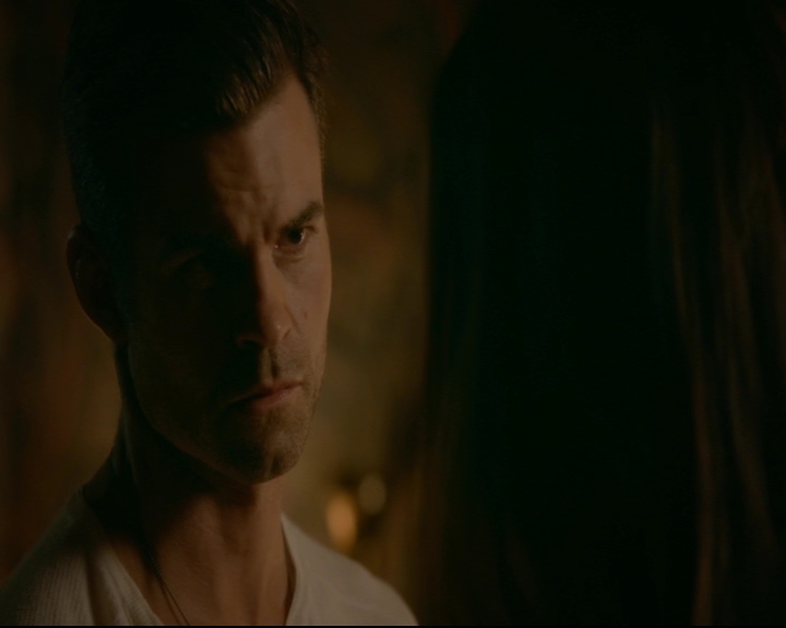 vampirediariesworld-dot-nl_TheOriginals5x03NeMeQuittePas07227.jpg