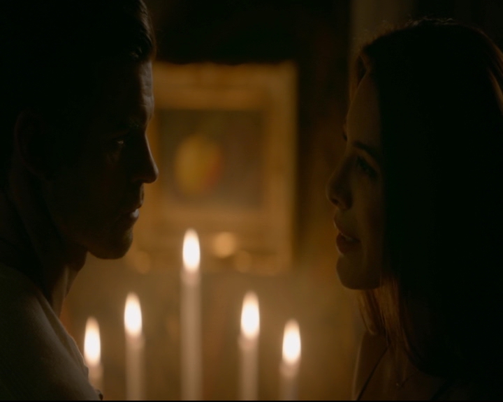 vampirediariesworld-dot-nl_TheOriginals5x03NeMeQuittePas07232.jpg