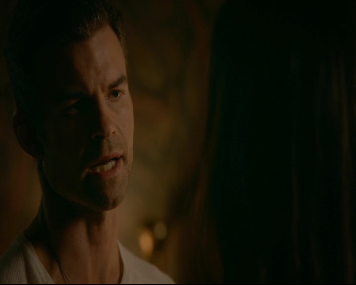 vampirediariesworld-dot-nl_TheOriginals5x03NeMeQuittePas07235.jpg