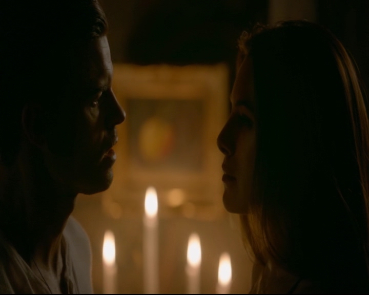 vampirediariesworld-dot-nl_TheOriginals5x03NeMeQuittePas07237.jpg