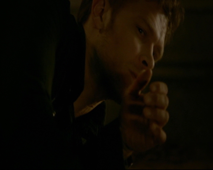 vampirediariesworld-dot-nl_TheOriginals5x03NeMeQuittePas07252.jpg