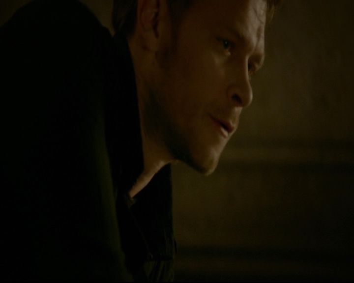 vampirediariesworld-dot-nl_TheOriginals5x03NeMeQuittePas07253.jpg